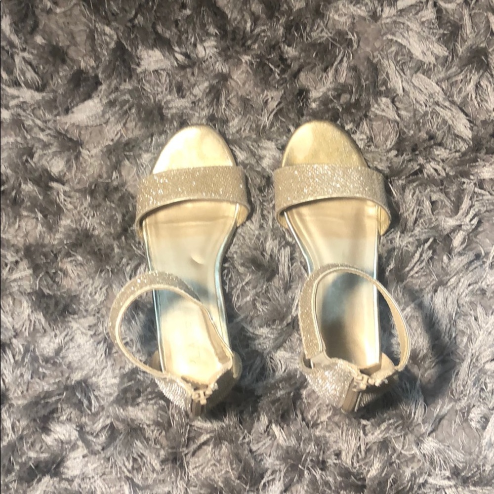 Sparkle shoe